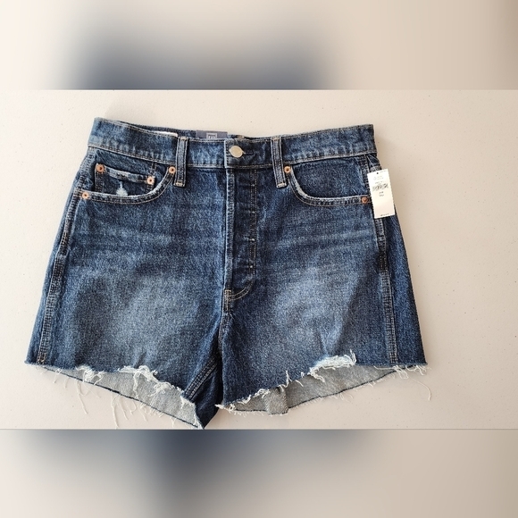 NWT Gap Women's High Rise Cheeky Short Size 8 Tall - Picture 1 of 7